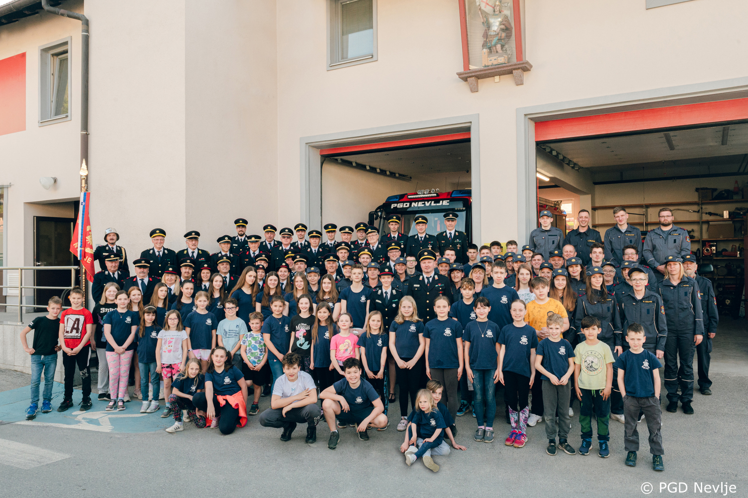 PGD Nevlje skupinska fotografija (1)